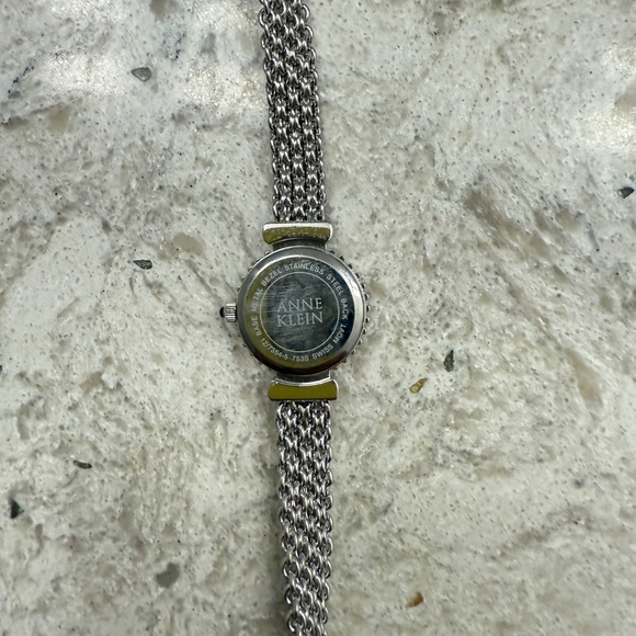 Pre- Owned women's Vintage Anne Klein Crystal face stainess steel wristwatch - Picture 7 of 8